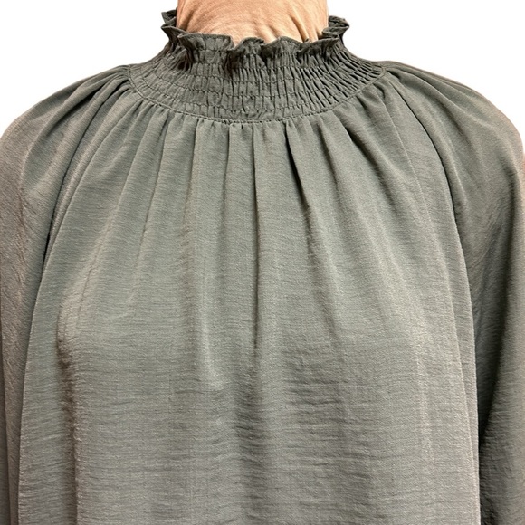 Nine West Long Sleeve Smocked Top in Signature Green XXL - Picture 6 of 11